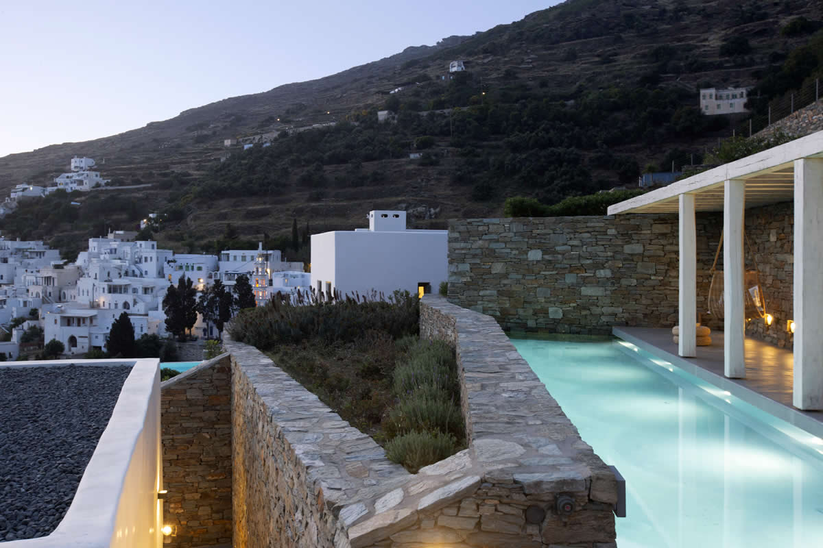 Villa “Y” offers the most relaxing and tranquil holiday experience. Nested in the village of Kardiani, at the south part of the island of Tinos and therefore protected from the north wind “Aeolos”